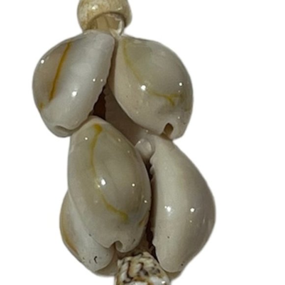 Vintage Cowrie Shell Clusters Necklace - Picture 3 of 7